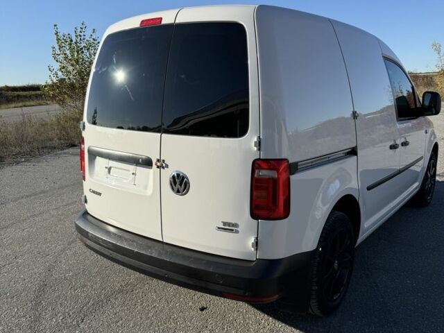 Белый Фольксваген Кадди, объемом двигателя 1.6 л и пробегом 206 тыс. км за 9249 $, фото 11 на Automoto.ua