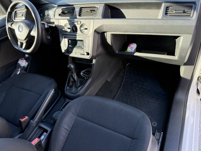 Белый Фольксваген Кадди, объемом двигателя 1.6 л и пробегом 206 тыс. км за 9249 $, фото 19 на Automoto.ua