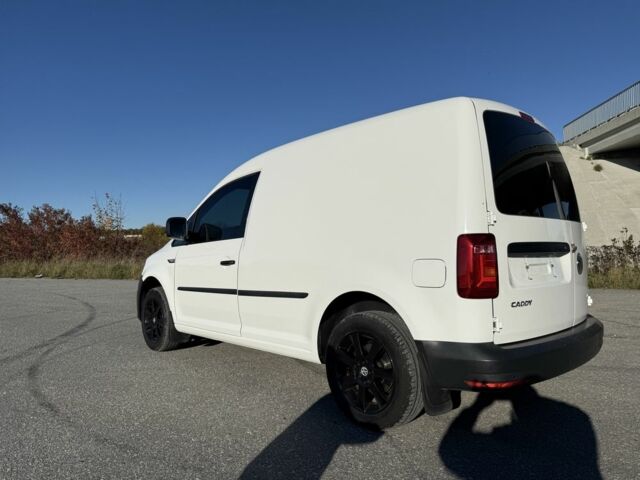 Белый Фольксваген Кадди, объемом двигателя 1.6 л и пробегом 206 тыс. км за 9249 $, фото 1 на Automoto.ua