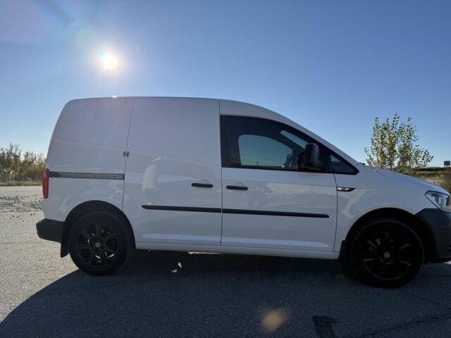 Белый Фольксваген Кадди, объемом двигателя 1.6 л и пробегом 206 тыс. км за 9249 $, фото 8 на Automoto.ua