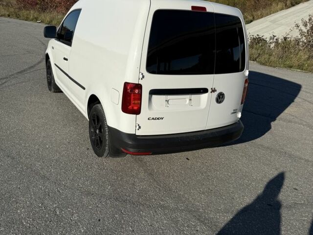 Белый Фольксваген Кадди, объемом двигателя 1.6 л и пробегом 206 тыс. км за 9249 $, фото 5 на Automoto.ua