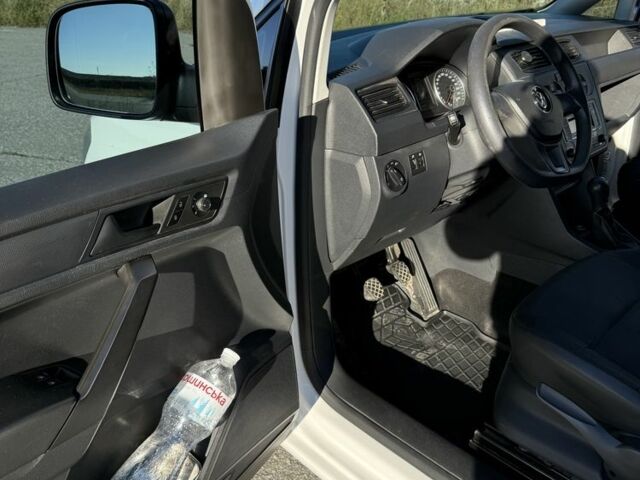 Белый Фольксваген Кадди, объемом двигателя 1.6 л и пробегом 206 тыс. км за 9249 $, фото 16 на Automoto.ua