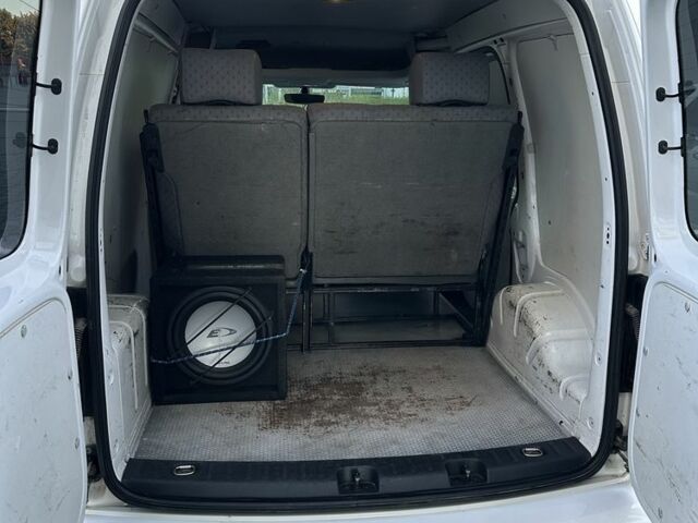 Фольксваген Кадди 2015 в Ровно на Automoto.ua Белый Фольксваген Кадди, объемом двигателя 1.6 л и пробегом 247 тыс. км за 8500 $, фото 19 на Automoto.ua