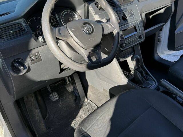 Белый Фольксваген Кадди, объемом двигателя 1.6 л и пробегом 206 тыс. км за 9249 $, фото 18 на Automoto.ua