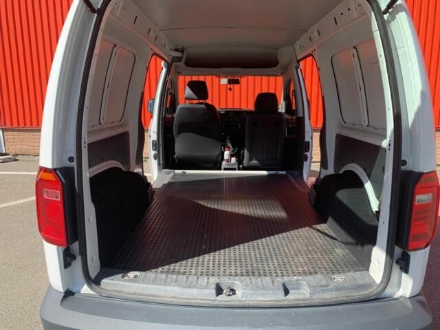 Белый Фольксваген Кадди, объемом двигателя 2 л и пробегом 141 тыс. км за 15600 $, фото 10 на Automoto.ua