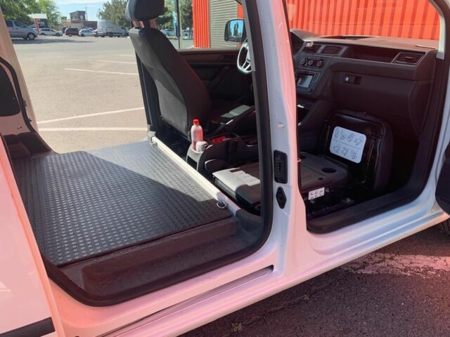 Белый Фольксваген Кадди, объемом двигателя 2 л и пробегом 141 тыс. км за 15600 $, фото 12 на Automoto.ua