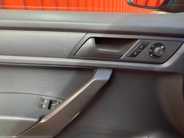 Белый Фольксваген Кадди, объемом двигателя 2 л и пробегом 141 тыс. км за 15600 $, фото 20 на Automoto.ua