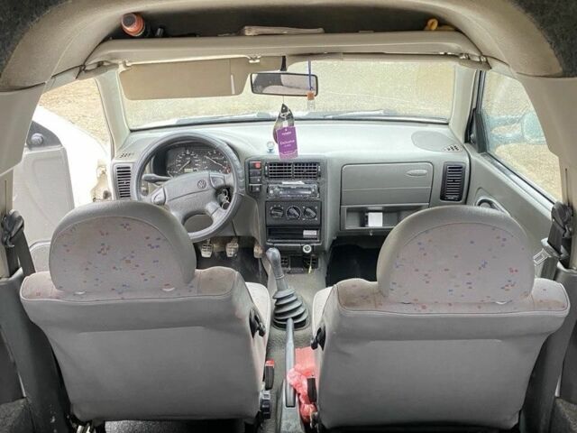 Белый Фольксваген Кадди, объемом двигателя 1.4 л и пробегом 165 тыс. км за 2200 $, фото 10 на Automoto.ua