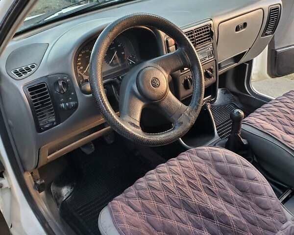 Белый Фольксваген Кадди, объемом двигателя 1.9 л и пробегом 320 тыс. км за 2300 $, фото 4 на Automoto.ua