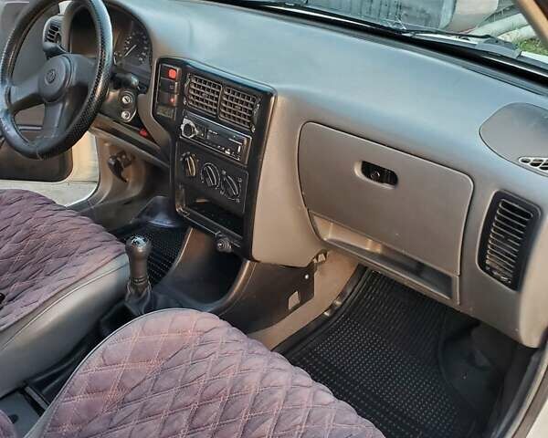 Белый Фольксваген Кадди, объемом двигателя 1.9 л и пробегом 320 тыс. км за 2300 $, фото 8 на Automoto.ua