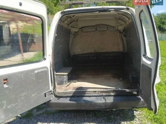 Білий Фольксваген Кадді, об'ємом двигуна 1.39 л та пробігом 260 тис. км за 1800 $, фото 4 на Automoto.ua