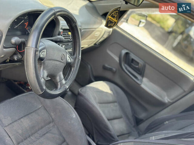 Белый Фольксваген Кадди, объемом двигателя 1.9 л и пробегом 200 тыс. км за 2400 $, фото 13 на Automoto.ua