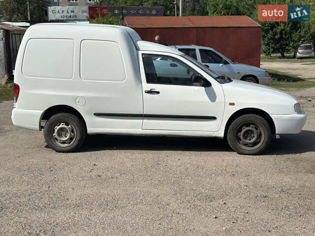 Белый Фольксваген Кадди, объемом двигателя 1.9 л и пробегом 200 тыс. км за 2400 $, фото 4 на Automoto.ua