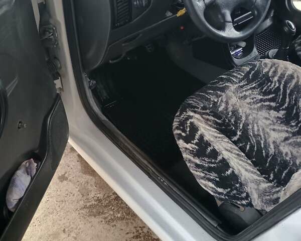 Белый Фольксваген Кадди, объемом двигателя 1.9 л и пробегом 236 тыс. км за 2700 $, фото 8 на Automoto.ua