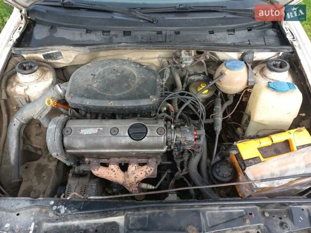 Белый Фольксваген Кадди, объемом двигателя 1.39 л и пробегом 285 тыс. км за 1900 $, фото 5 на Automoto.ua