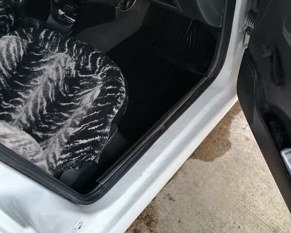 Белый Фольксваген Кадди, объемом двигателя 1.9 л и пробегом 236 тыс. км за 2700 $, фото 10 на Automoto.ua