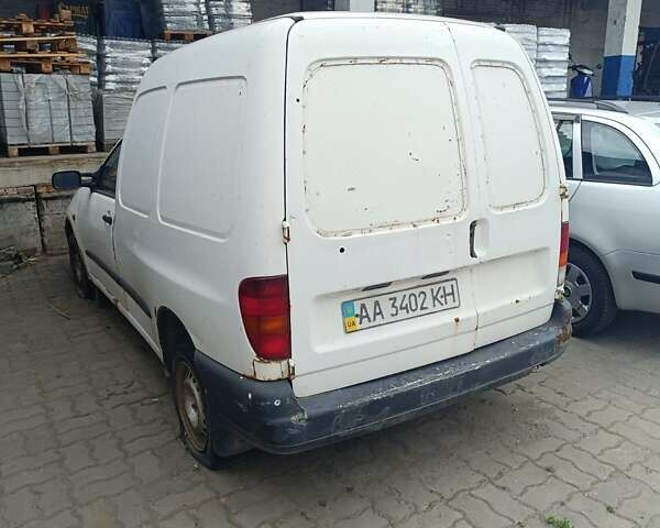 Белый Фольксваген Кадди, объемом двигателя 1.9 л и пробегом 260 тыс. км за 800 $, фото 1 на Automoto.ua