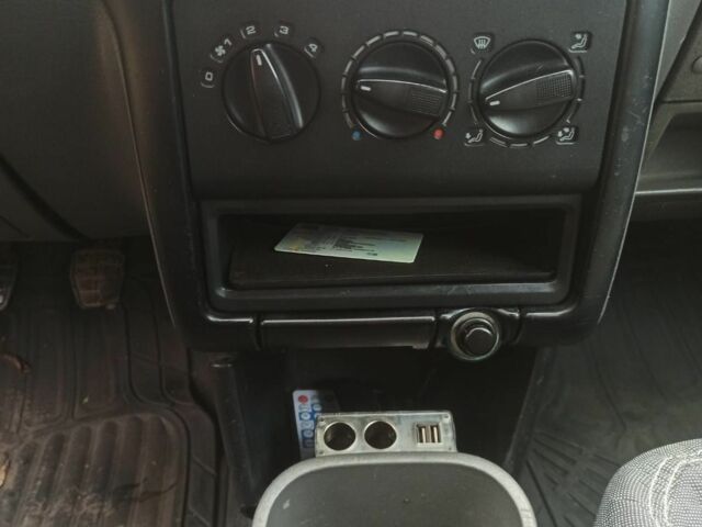 Белый Фольксваген Кадди, объемом двигателя 1.4 л и пробегом 84 тыс. км за 2605 $, фото 6 на Automoto.ua