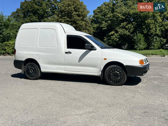 Белый Фольксваген Кадди, объемом двигателя 1.9 л и пробегом 212 тыс. км за 2400 $, фото 2 на Automoto.ua