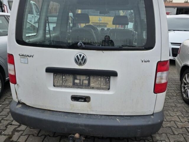 Белый Фольксваген Кадди, объемом двигателя 0 л и пробегом 240 тыс. км за 2558 $, фото 2 на Automoto.ua