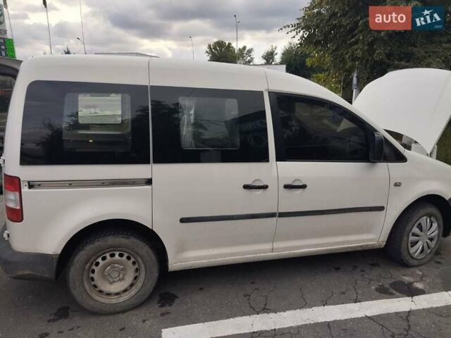 Белый Фольксваген Кадди, объемом двигателя 2 л и пробегом 280 тыс. км за 5200 $, фото 4 на Automoto.ua