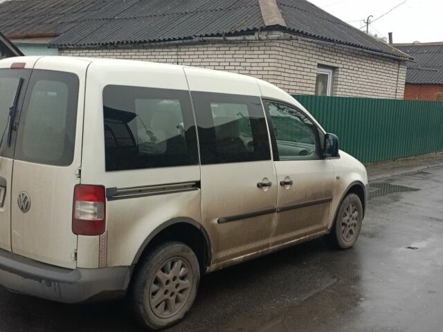 Белый Фольксваген Кадди, объемом двигателя 2 л и пробегом 260 тыс. км за 5299 $, фото 1 на Automoto.ua