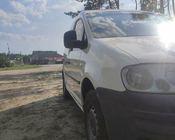 Белый Фольксваген Кадди, объемом двигателя 2 л и пробегом 300 тыс. км за 4300 $, фото 3 на Automoto.ua