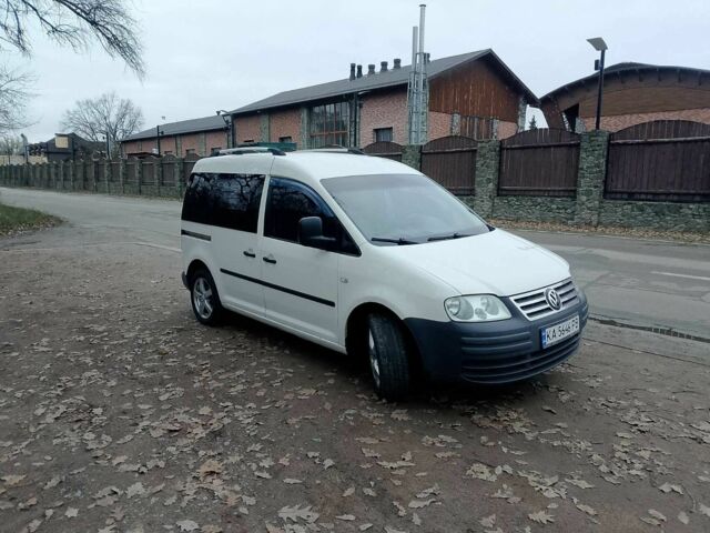 Белый Фольксваген Кадди, объемом двигателя 2 л и пробегом 324 тыс. км за 4999 $, фото 1 на Automoto.ua