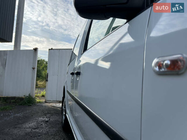 Білий Фольксваген Кадді, об'ємом двигуна 2 л та пробігом 400 тис. км за 3950 $, фото 12 на Automoto.ua