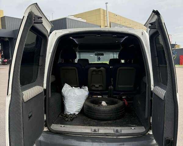 Белый Фольксваген Кадди, объемом двигателя 1.39 л и пробегом 420 тыс. км за 4700 $, фото 10 на Automoto.ua