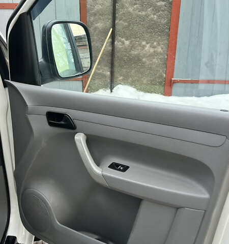 Белый Фольксваген Кадди, объемом двигателя 1.9 л и пробегом 266 тыс. км за 5000 $, фото 9 на Automoto.ua