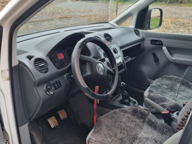 Білий Фольксваген Кадді, об'ємом двигуна 2 л та пробігом 165 тис. км за 6200 $, фото 4 на Automoto.ua