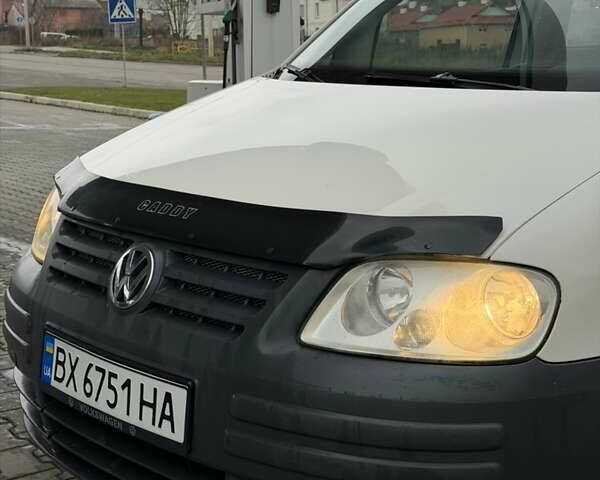 Белый Фольксваген Кадди, объемом двигателя 2 л и пробегом 234 тыс. км за 4550 $, фото 1 на Automoto.ua