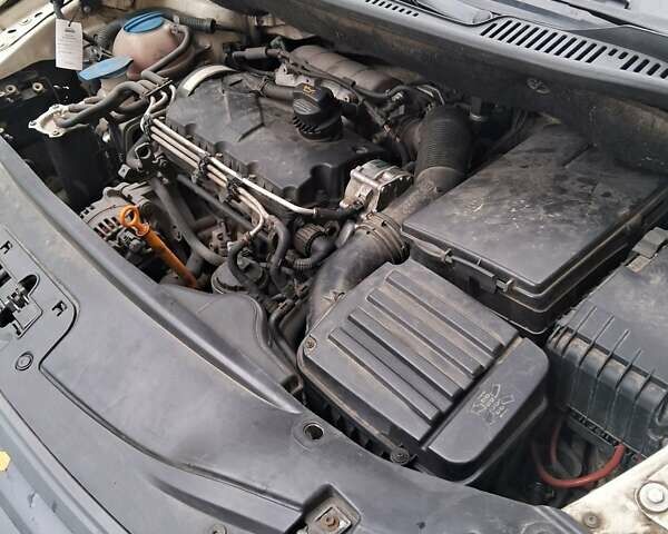 Белый Фольксваген Кадди, объемом двигателя 1.97 л и пробегом 382 тыс. км за 5000 $, фото 11 на Automoto.ua