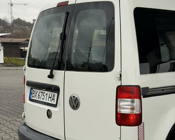 Белый Фольксваген Кадди, объемом двигателя 2 л и пробегом 234 тыс. км за 4550 $, фото 6 на Automoto.ua