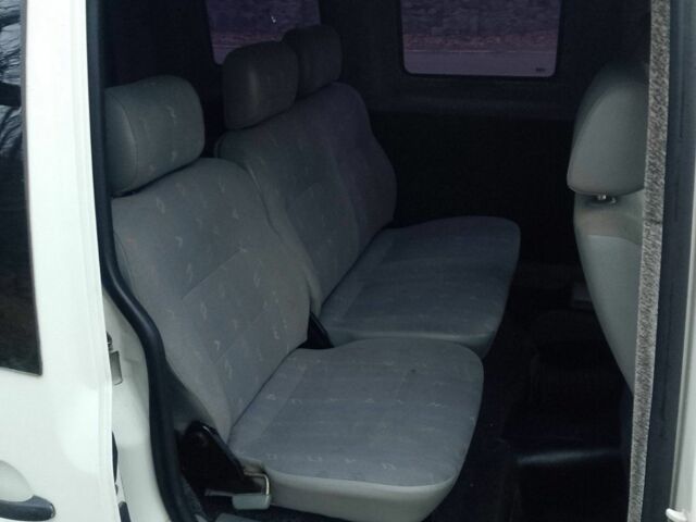 Белый Фольксваген Кадди, объемом двигателя 2 л и пробегом 324 тыс. км за 4999 $, фото 12 на Automoto.ua