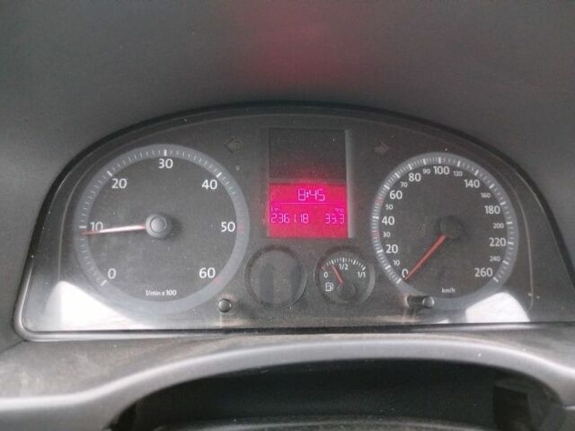 Белый Фольксваген Кадди, объемом двигателя 2 л и пробегом 230 тыс. км за 5200 $, фото 7 на Automoto.ua