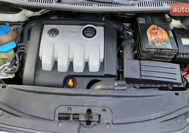 Белый Фольксваген Кадди, объемом двигателя 1.9 л и пробегом 400 тыс. км за 4800 $, фото 13 на Automoto.ua