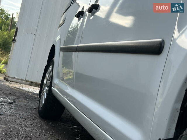 Білий Фольксваген Кадді, об'ємом двигуна 2 л та пробігом 400 тис. км за 3950 $, фото 9 на Automoto.ua