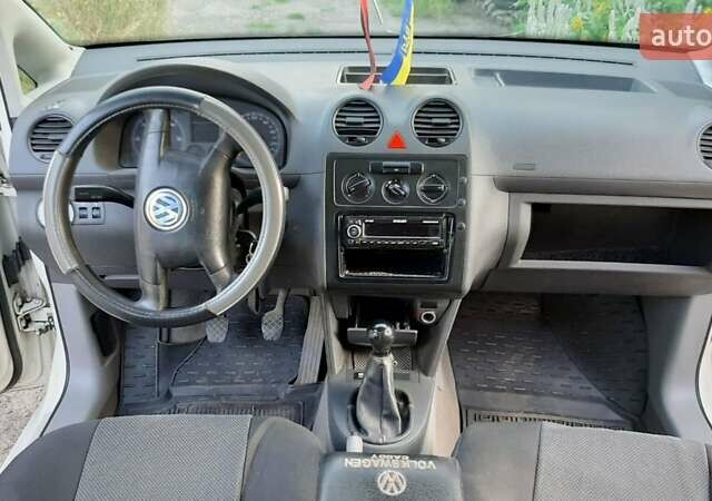 Белый Фольксваген Кадди, объемом двигателя 1.9 л и пробегом 400 тыс. км за 4800 $, фото 8 на Automoto.ua