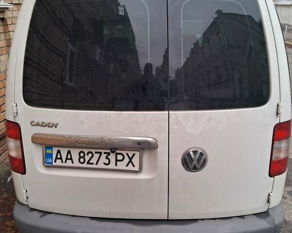 Белый Фольксваген Кадди, объемом двигателя 1.97 л и пробегом 382 тыс. км за 5000 $, фото 4 на Automoto.ua