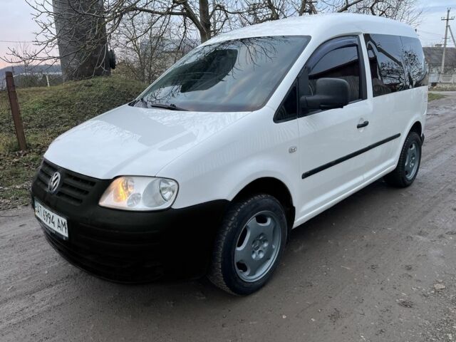 Белый Фольксваген Кадди, объемом двигателя 2 л и пробегом 436 тыс. км за 4450 $, фото 3 на Automoto.ua