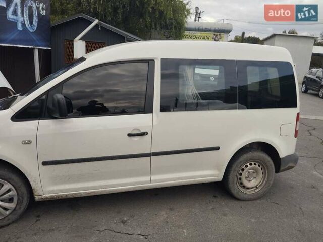 Белый Фольксваген Кадди, объемом двигателя 2 л и пробегом 280 тыс. км за 5200 $, фото 2 на Automoto.ua