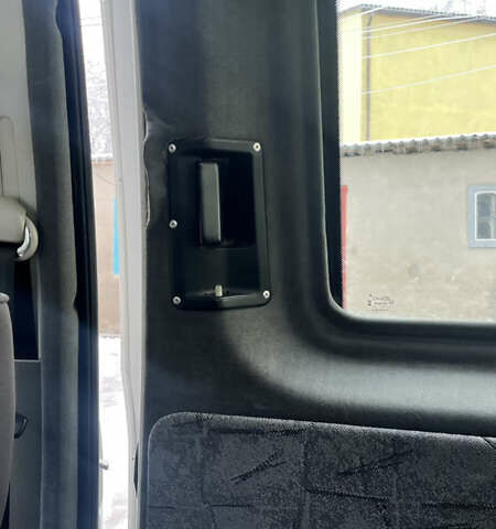 Белый Фольксваген Кадди, объемом двигателя 1.9 л и пробегом 266 тыс. км за 5000 $, фото 10 на Automoto.ua