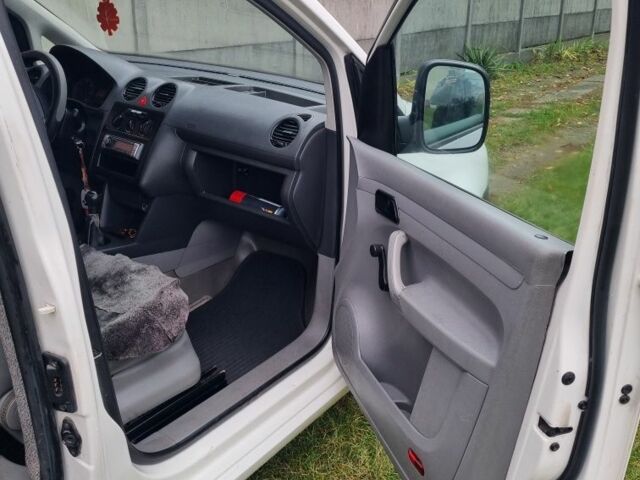 Білий Фольксваген Кадді, об'ємом двигуна 2 л та пробігом 165 тис. км за 6200 $, фото 5 на Automoto.ua