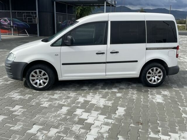 Белый Фольксваген Кадди, объемом двигателя 1.9 л и пробегом 350 тыс. км за 5700 $, фото 2 на Automoto.ua