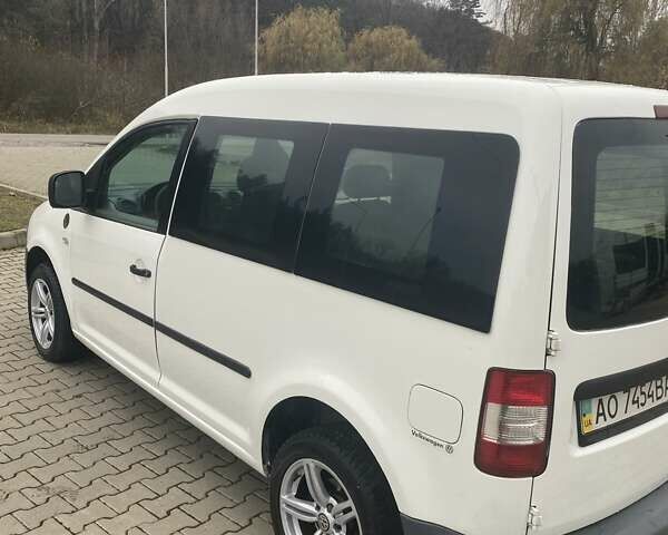 Белый Фольксваген Кадди, объемом двигателя 1.97 л и пробегом 337 тыс. км за 4100 $, фото 4 на Automoto.ua