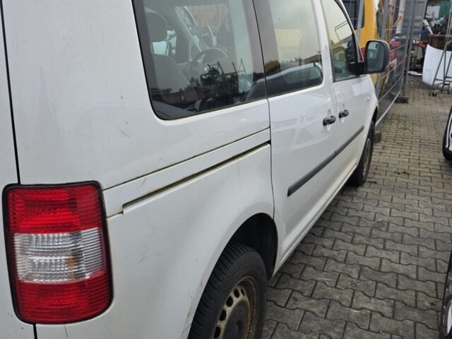 Белый Фольксваген Кадди, объемом двигателя 0 л и пробегом 240 тыс. км за 2558 $, фото 1 на Automoto.ua