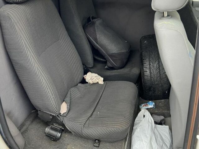 Белый Фольксваген Кадди, объемом двигателя 1.9 л и пробегом 3 тыс. км за 3300 $, фото 5 на Automoto.ua