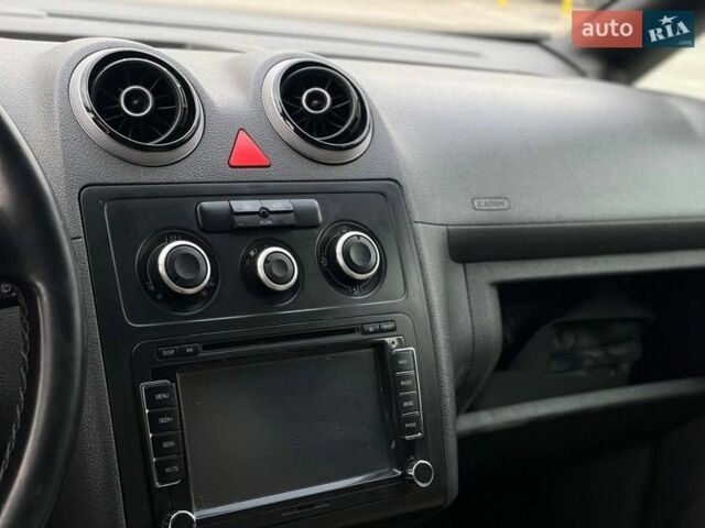 Белый Фольксваген Кадди, объемом двигателя 2 л и пробегом 216 тыс. км за 7000 $, фото 39 на Automoto.ua